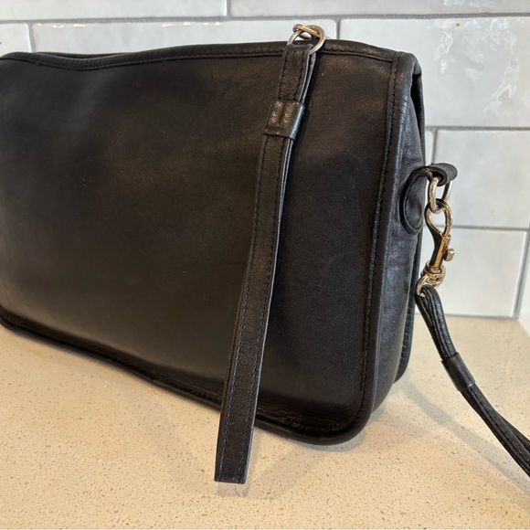 Carriage Court Black Crossbody Leather Bag. Vintage EUC - Picture 2 of 10